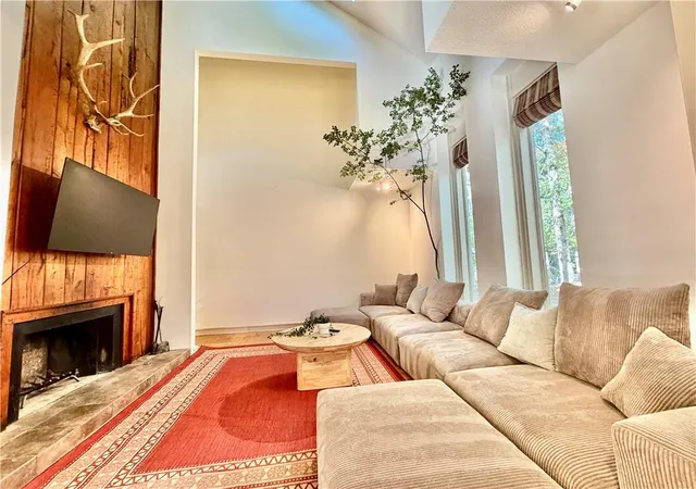 2nd image of 175 River Court Pkwy, Sandy Springs, GA 30328 | MLS# 7768863