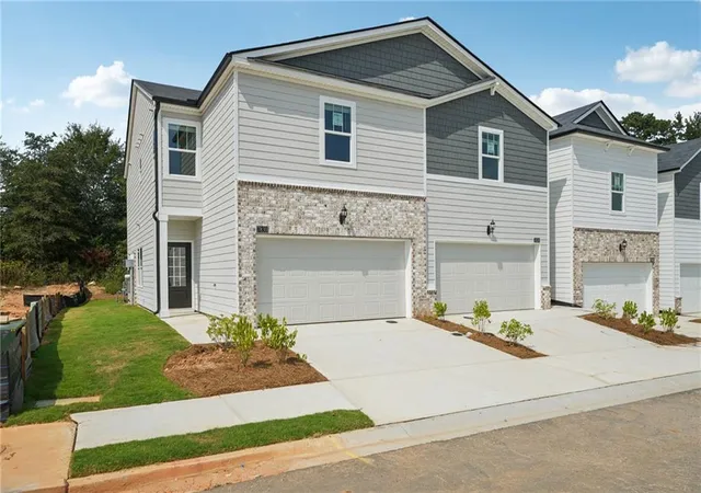 Photo 2 of Sale Pending at 7830 Marie Way, Fairburn, GA 30213 | MLS# 7629237 | Listing updated on 2026-08-31