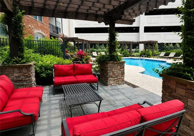 Listing Photo 2 - Condo for sale in building located at 901 Abernathy Rd Ne, Sandy Springs, GA 30328 - Unit #2150