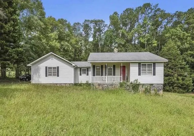 Photo 7 of Single family home for sale at 305 Martin Rd, Griffin, GA 30223 | MLS# 7829266 | Listing updated on 2026-08-29