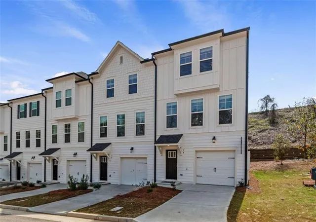 Photo 3 of Townhouse for sale at 77 Werner Brk Way, Atlanta, GA 30354 | MLS# 7436642 | Listing updated on 2026-02-06