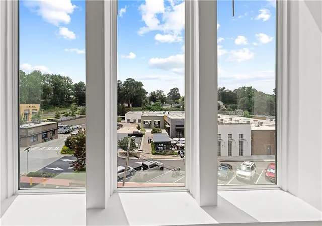 1st image of 371 Grant Cir SE, Atlanta, GA 30315