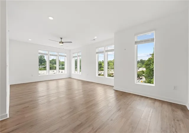 2nd image of 371 Grant Cir SE, Atlanta, GA 30315