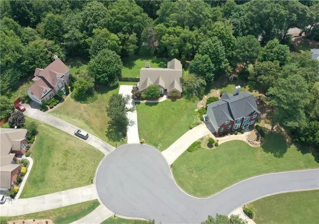 Photo 3 of Sale Pending at 420 Starfire Ct, Suwanee, GA 30024 | MLS# 7797844 | Listing updated on 2026-09-24