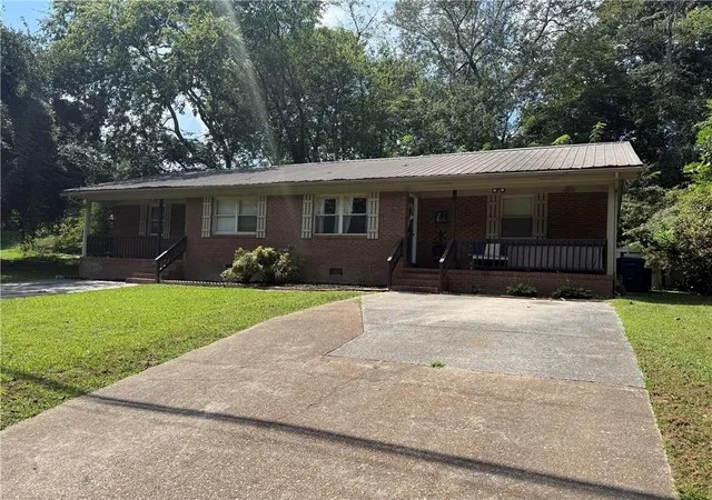 Photo 1 of Multi family home for sale at 429 Jenkins Rd, Rossville, GA 30741 | MLS# 7819538 | Listing updated on 2026-09-01