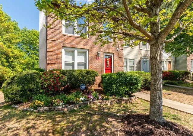 image of 2105 Fairways Ct Nw, Kennesaw, GA 30144 | MLS# 7812184