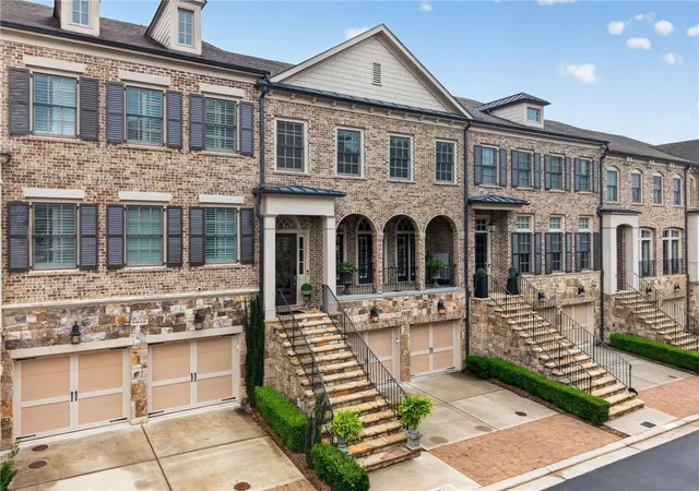 Photo 2 of Sale Pending at 5042 Merton Ln Ne, Marietta, GA 30068 | MLS# 7788974 | Listing updated on 2026-09-19