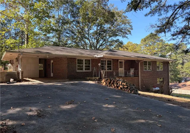Single family home for sale at 528 Robertson Cir, Tallapoosa, GA 30176 | MLS# 7860379