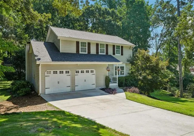 Photo 3 of Sale Pending at 1888 Bent Willow Ct, Lilburn, GA 30047 | MLS# 7824993 | Listing updated on 2026-08-25