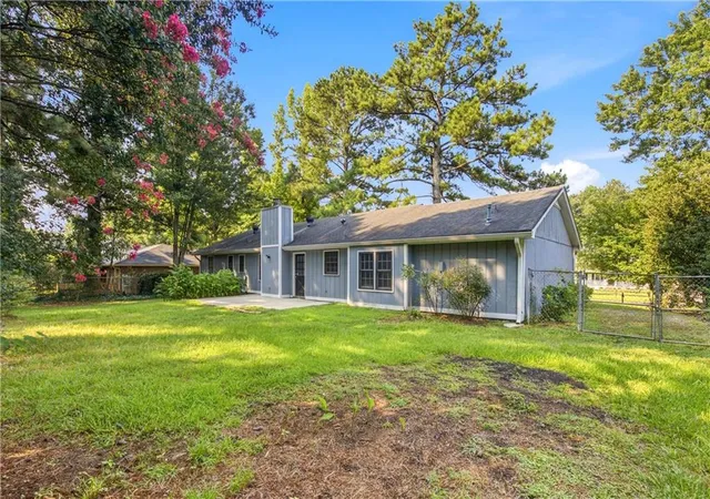 Photo 16 of Single family home for sale at 2384 Three Bars Dr, Snellville, GA 30078 | MLS# 7827792 | Listing updated on 2026-08-29