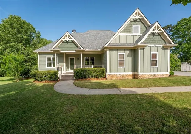 Homes for sale in Mount Airy, GA | 190 Towerview Cir, Mount Airy, GA 30563 | MLS# 7765127