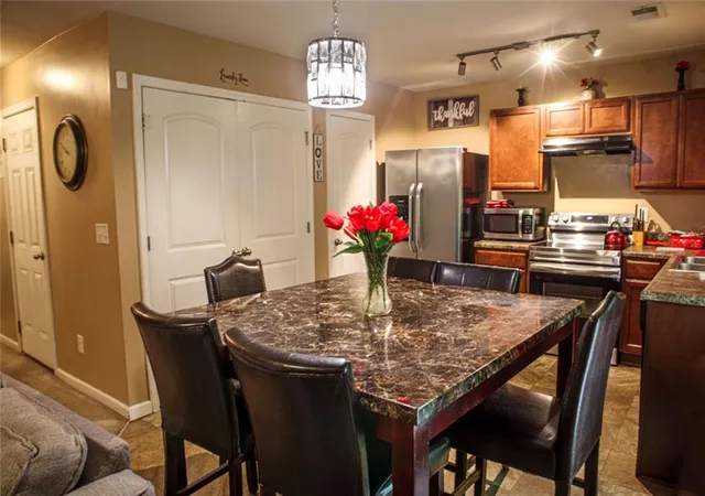 Photo 3 of Sale Pending at 5626 Laurel Ridge Dr, Atlanta, GA 30344 | MLS# 7819253 | Listing updated on 2026-08-31