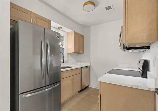 Photo 3 of Townhouse for sale at 201 Holcomb Fry Rd, Roswell, GA 30076 | MLS# 7811659 | Listing updated on 2026-09-17
