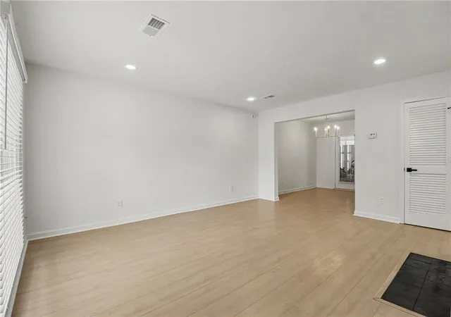 Photo 4 of Townhouse for sale at 201 Holcomb Fry Rd, Roswell, GA 30076 | MLS# 7811659 | Listing updated on 2026-09-17