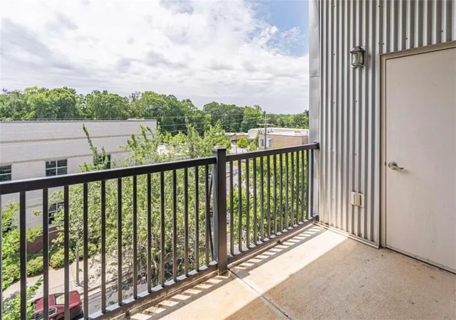 Listing Photo 2 - Condo for sale in building located at 2630 Talley St, Decatur, GA 30030 - Unit #307