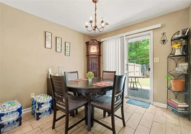 5th image of 7965 Creekstone Wy, Riverdale, GA 30274 | MLS# 7758164