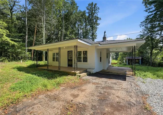 Photo 2 of Single family home for sale at 2952 Cavender Crk Rd, Dahlonega, GA 30533 | MLS# 7821383 | Listing updated on 2026-09-04