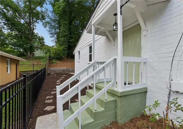 3rd image of 1305 Wylie St Se, Atlanta, GA 30317 | MLS# 7739669