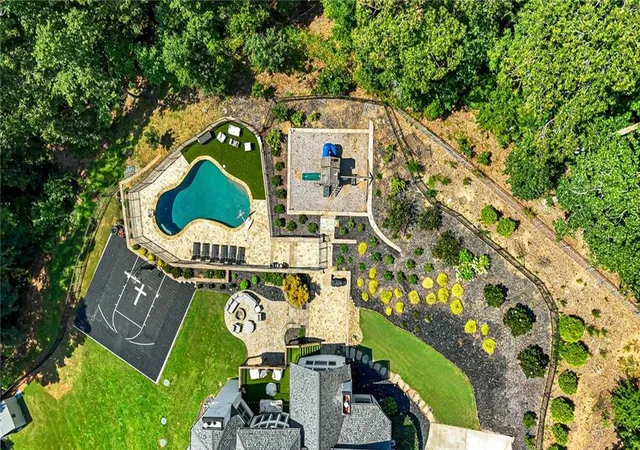 Photo 3 of Single family home for sale at 376 Lum Crowe Rd, Roswell, GA 30075 | MLS# 7823626 | Listing updated on 2026-09-01