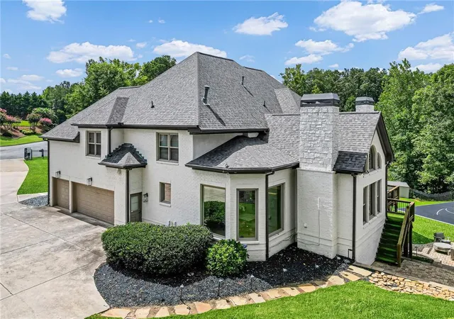 Photo 3 of Single family home for sale at 376 Lum Crowe Rd, Roswell, GA 30075 | MLS# 7823626 | Listing updated on 2026-09-01