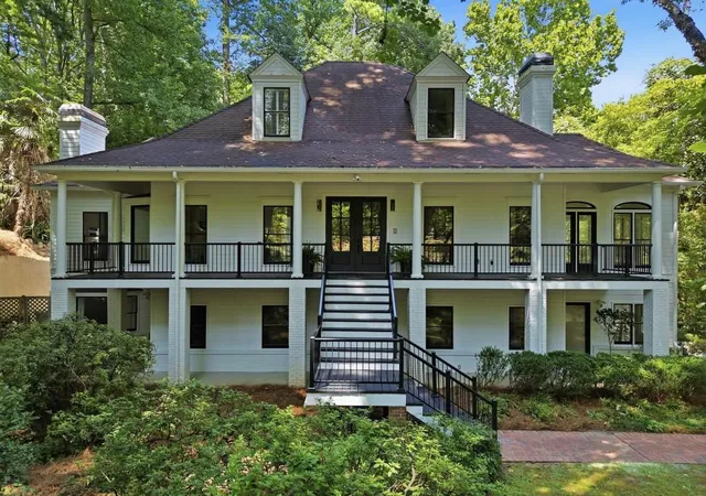 1st image of 400 Old Ivy Rd Ne, Atlanta, GA 30342 | MLS# 7815183