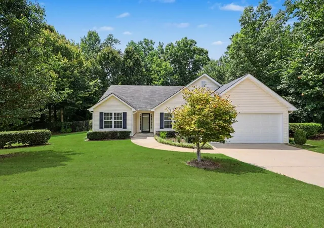 Photo 1 of Sale Pending at 2844 Sawyer Ml Dr, Gainesville, GA 30507 | MLS# 7830210 | Listing updated on 2026-09-23