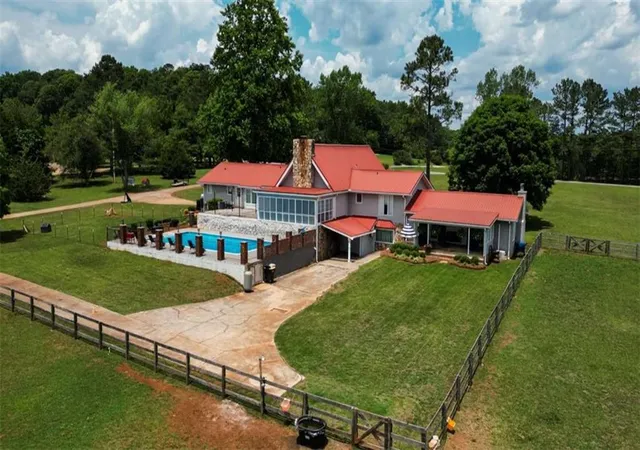 Homes for sale in Fayetteville, GA | 335 Old Farm Rd, Fayetteville, GA 30215 | MLS# 7791289