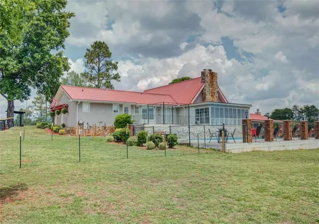 Homes for sale in Fayetteville, GA | 335 Old Farm Rd, Fayetteville, GA 30215 | MLS# 7791289