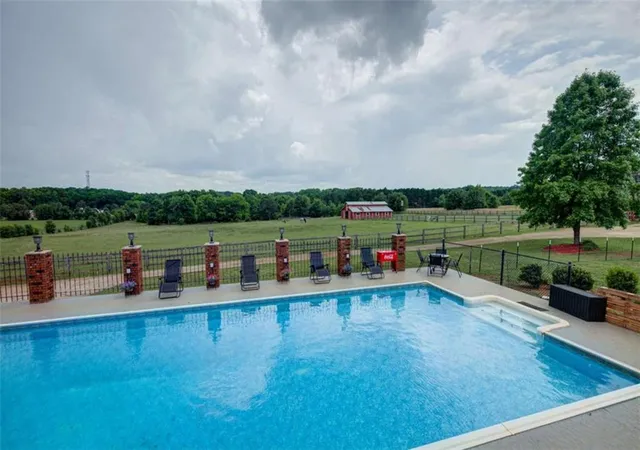 Homes for sale in Fayetteville, GA | 335 Old Farm Rd, Fayetteville, GA 30215 | MLS# 7791289