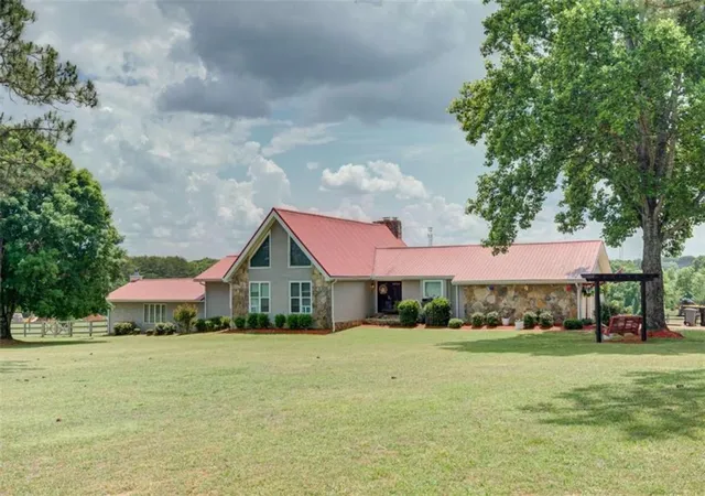 Homes for sale in Fayetteville, GA | 335 Old Farm Rd, Fayetteville, GA 30215 | MLS# 7791289