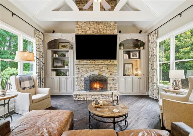 Photo 4 of Single family home for sale at 2830 Manor Brg Dr, Alpharetta, GA 30004 | MLS# 7794071 | Listing updated on 2026-09-15