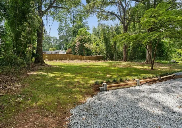 Photo 3 of Single family home for sale at 401 Ashburton Ave SE, Atlanta, GA 30317 | MLS# 7801303 | Listing updated on 2026-09-13