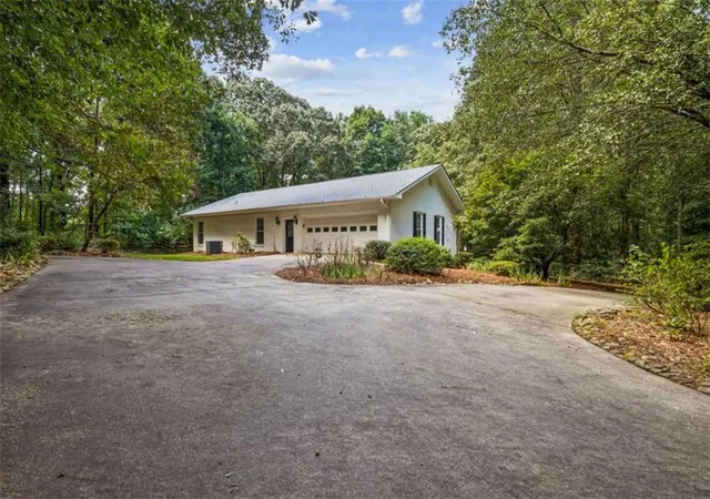 4th image of 406 Hidden Lakes Trl, Jefferson, GA 30549 | MLS# 7824748