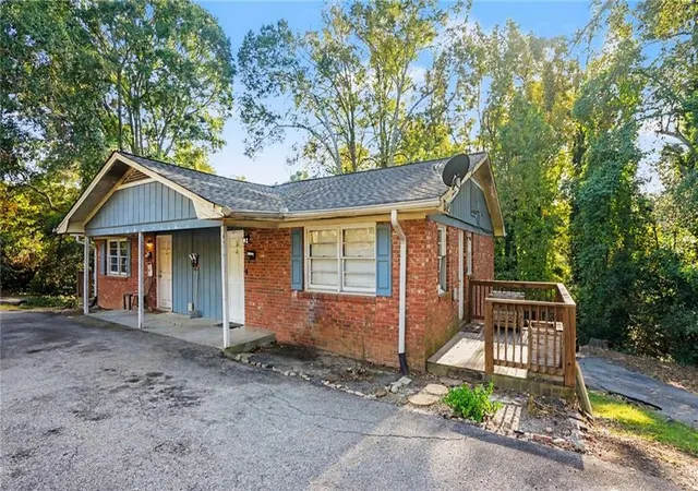 Photo 1 of Multi family home for sale at 166 N 5th Avenue, Winder, GA 30680 | MLS# 7860799 | Listing updated on 2026-10-30