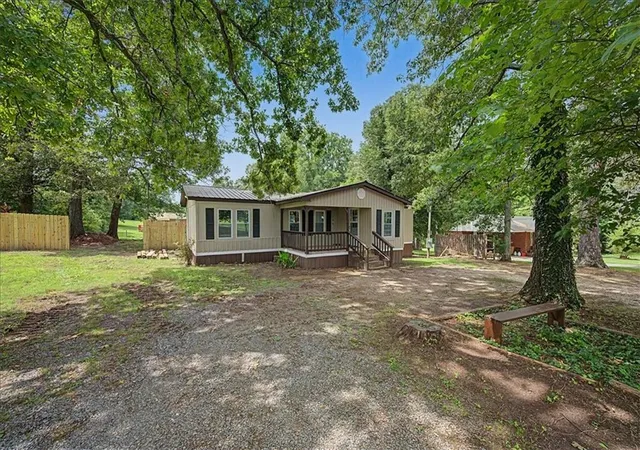 Photo 4 of Sale Pending at 130 Rolling Acres 1st St, Calhoun, GA 30701 | MLS# 7793151 | Listing updated on 2026-08-31