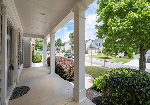 Photo 3 of Single family home for sale at 4385 Colchester Crk Dr, Cumming, GA 30040 | MLS# 7766630 | Listing updated on 2026-08-29