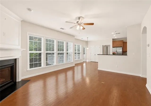 Photo 4 of Single family home for sale at 4385 Colchester Crk Dr, Cumming, GA 30040 | MLS# 7766630 | Listing updated on 2026-08-29