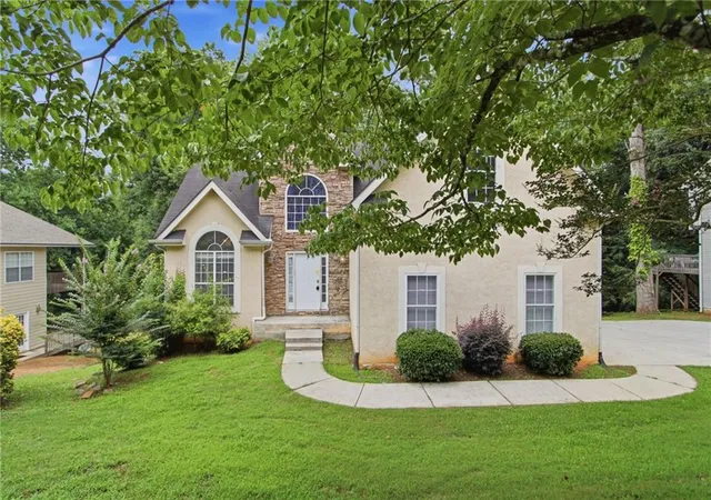 Single family home for sale at 100 Overlook Hts Way, Stockbridge, GA 30281 | MLS# 7793190
