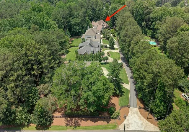 Photo 3 of Sale Pending at 1900 Danforth Pointe Dr NE, Marietta, GA 30066 | MLS# 7779277 | Listing updated on 2026-08-12