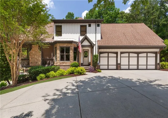 Photo 4 of Sale Pending at 1900 Danforth Pointe Dr NE, Marietta, GA 30066 | MLS# 7779277 | Listing updated on 2026-08-12