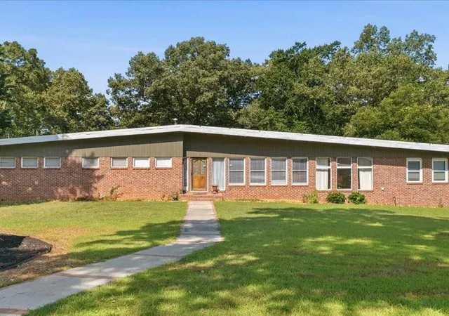 Photo 3 of Single family home for sale at 1960 County Rd 102, Cedar Bluff, AL 35959 | MLS# 7802047 | Listing updated on 2026-08-28