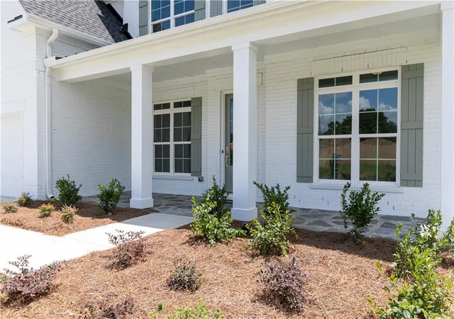 Photo 2 of Sale Pending at 5525 Misty Glen Ln, Cumming, GA 30040 | MLS# 7723714 | Listing updated on 2026-10-08