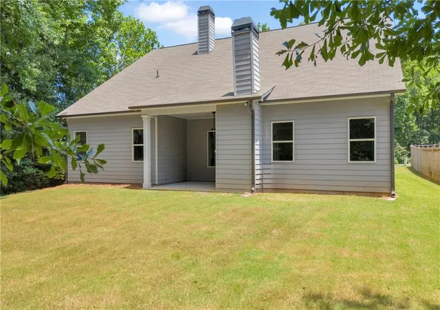 Photo 3 of Single family home for sale at 120 Morris Crk Dr, Hoschton, GA 30548 | MLS# 7803113 | Listing updated on 2026-10-08
