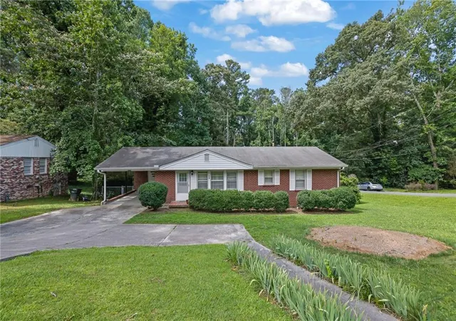 Homes for sale in Smyrna, GA | 118 Hurt Rd Se, Smyrna, GA 30082 | MLS# 7792937