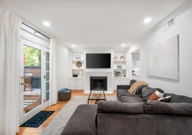 Photo 1 of Townhouse for sale at 47 Ivy Trl Ne, Atlanta, GA 30342 | MLS# 7794544 | Listing updated on 2026-09-18