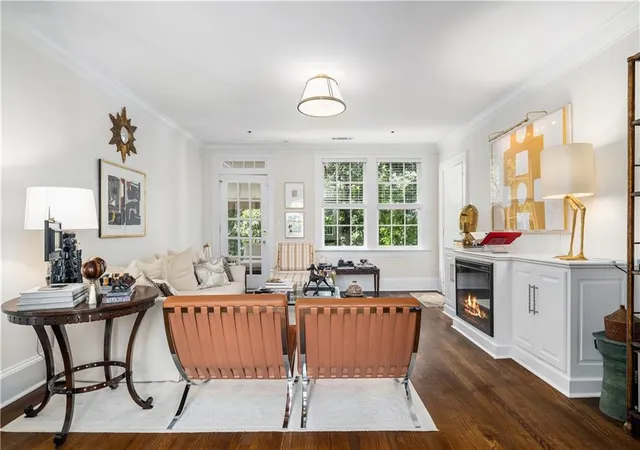 2nd image of 2814 Peachtree Rd Nw #11, Atlanta, GA 30305 | MLS# 7820861