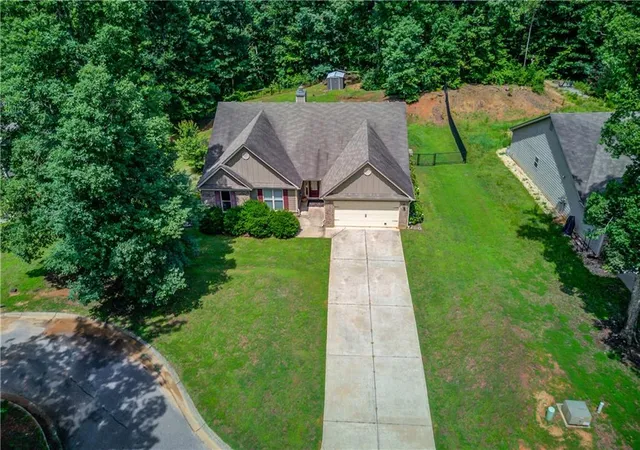 Homes for sale in Colbert, GA | 154 Rolling Oaks Ln, Colbert, GA 30628 | MLS# 7795173