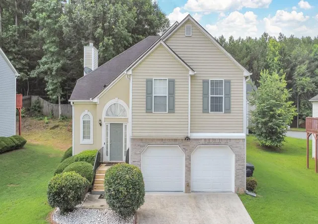 2nd image of 1979 Stonecrest Dr, Austell, GA 30106 | MLS# 7785220