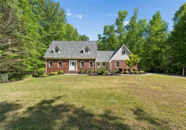 2nd image of 14030 Cogburn Rd, Alpharetta, GA 30004 | MLS# 7755166
