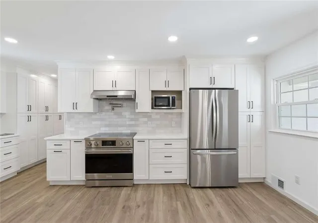 4th image of 14030 Cogburn Rd, Alpharetta, GA 30004 | MLS# 7755166